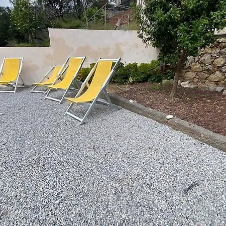 Giardino E Parcheggio Apartman *