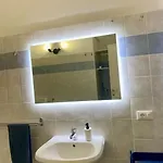 Giardino E Parcheggio شقة