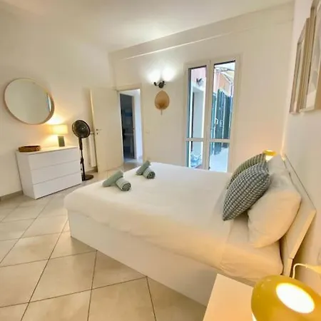 Giardino E Parcheggio Apartman *