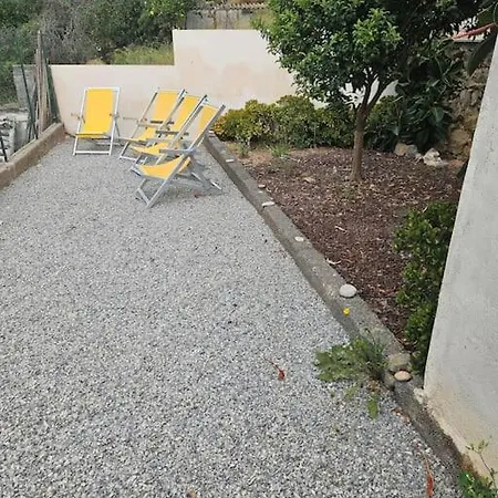 Giardino E Parcheggio