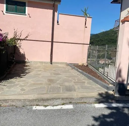 Giardino E Parcheggio